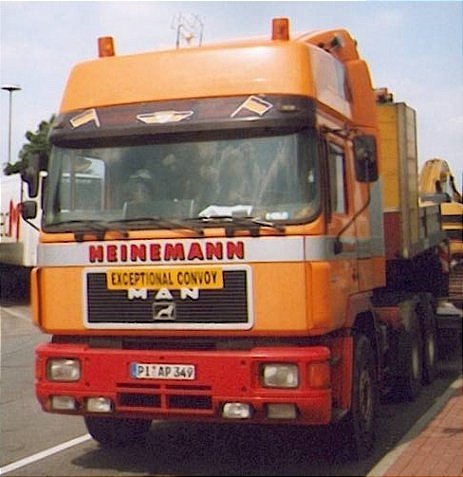 Heinemann MAN mit Caterpillar Raupenbagger - Copyright: www.olli80.de