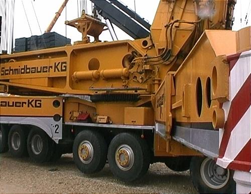 Drehkranz und Sternabstützung Liebherr LTM 1800 Schmidbauer - Copyright: www.olli80.de