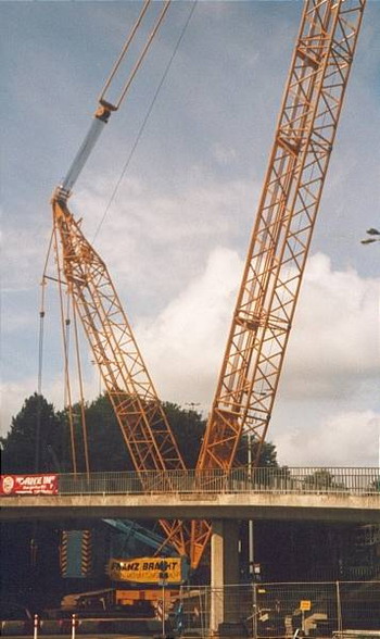 Sarens CC 2800 Derrickmast - Copyright: www.olli80.de