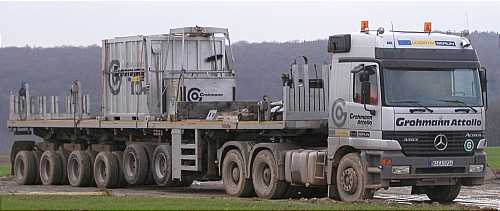 Grohmann MB Actros 3353 mit Ballastauflieger - Copyright: www.olli80.de