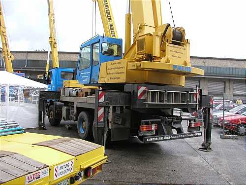 MB Actros 3340 mit Faun Aufbaukran