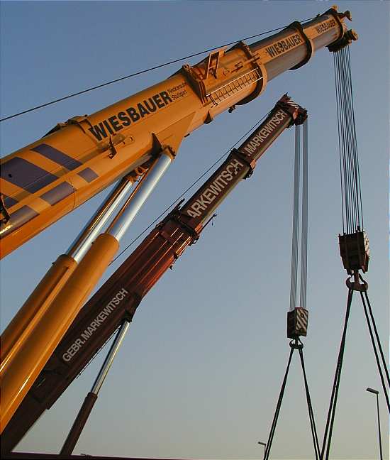 Wiesbauer Demag AC 650 und Gebr. Markewitsch Demag AC 400 Teleskopmasten und Hakenflaschen - Copyright: www.olli80.de