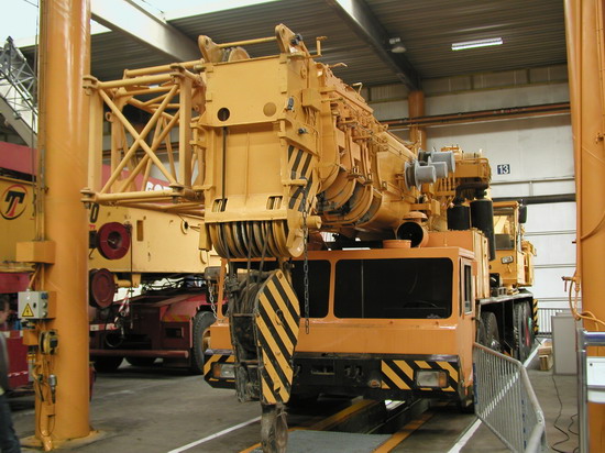 Sarens Fahrerseite Demag HC 510 - Copyright: www.olli80.de