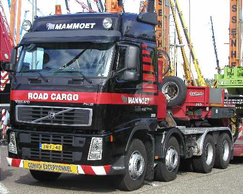 Mammoet vierachsiger Volvo FH 12 facelift