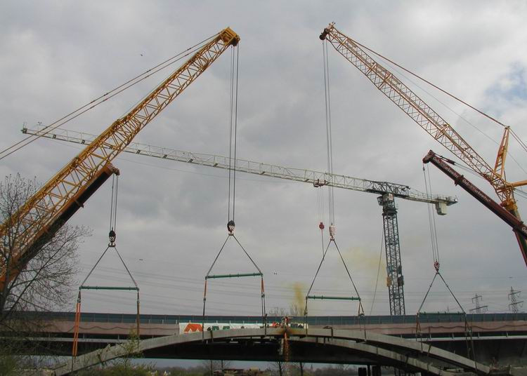 vierfach angeschlagene Brücke