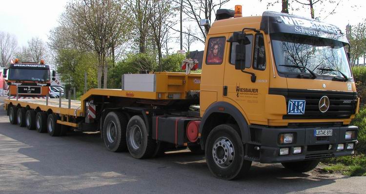 Wiesbauer MB 2653 mit Nooteboom Semi