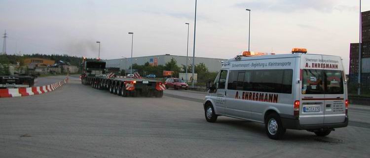 Abfahrt W. Mayer MAN F2000 - Copyright: www.olli80.de