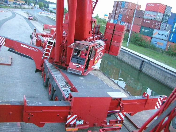 Unterwagenheck des Demag AC 400 - Copyright: www.olli80.de