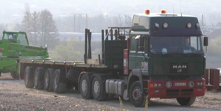 Kahl MAN F 2000 mit Goldhofer Trailer