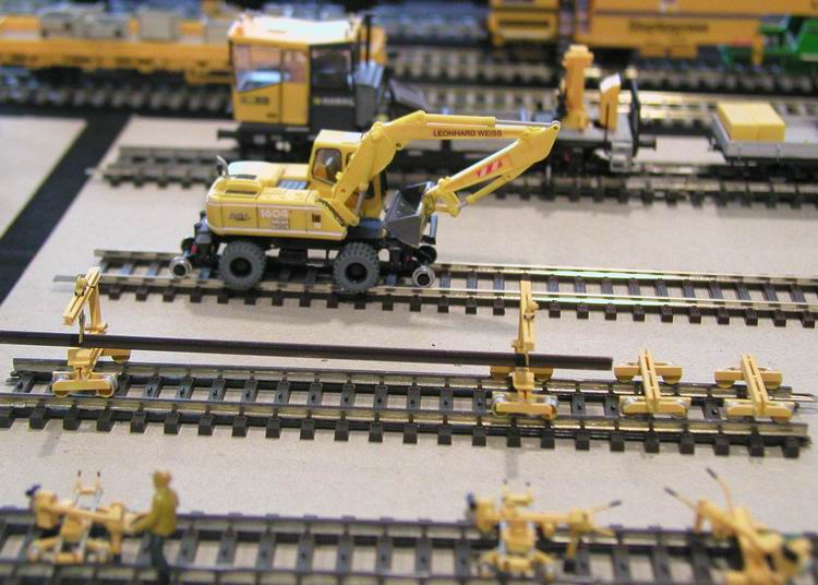 Rolf Schwartz: Zwei-Wege-Bagger - Copyright: www.olli80.de
