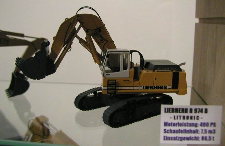 Timo Bachhuber: Liebherr 974B - Copyright: www.olli80.de