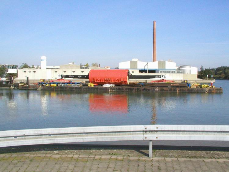 Ponton mit Generator