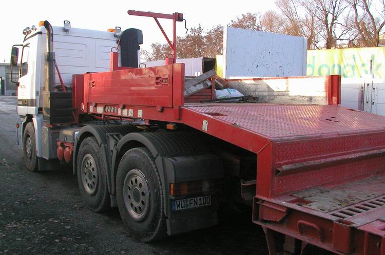 Nickl Actros 2643 Heckansicht   - Copyright: www.olli80.de