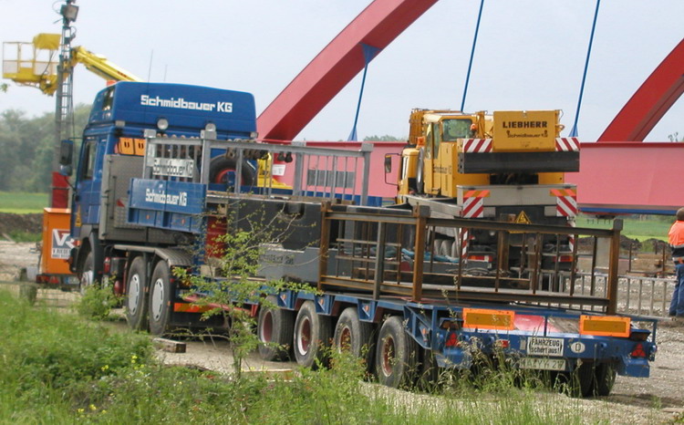 MAN F 2000 Schmidbauer mit Krangegengewichten - Copyright: www.olli80.de