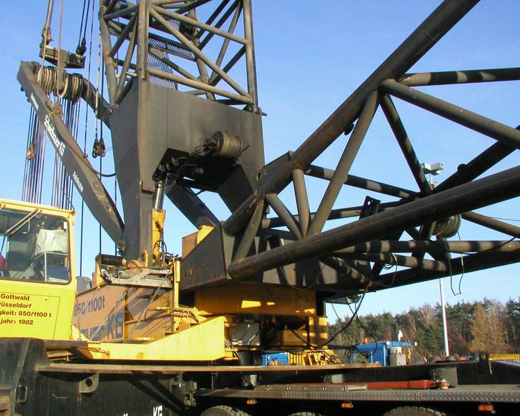 Fußstücke Maxilift und Hauptmast Gottwald AK 850-103 GT mit Maxilift Schmidbauer - Copyright: www.olli80.de