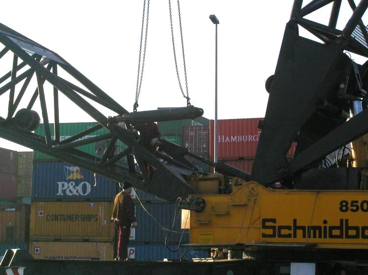 Rückfallsicherung Hauptmast Gottwald AK 850-103 GT mit Maxilift Schmidbauer - Copyright: www.olli80.de