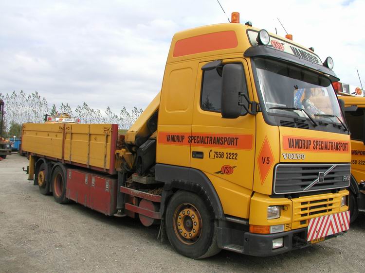 Vamdrup Volvo FH 12 mit Palfinger PK 27000