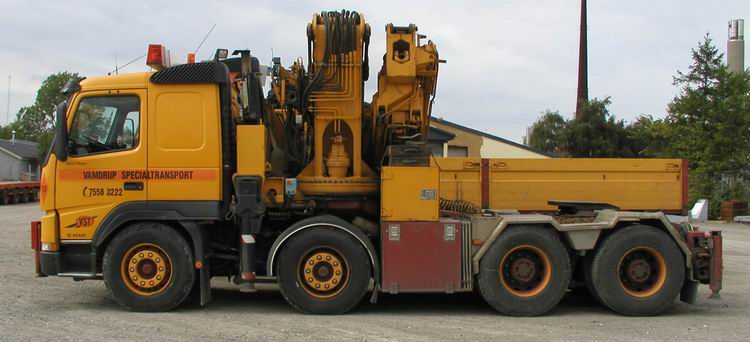 Vamdrup Volvo mit Effer 88 N 8S