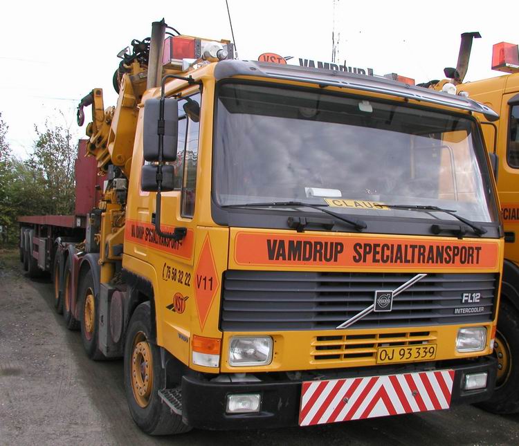 Vamdrup Volvo FL 12 mit Hiab 550-6