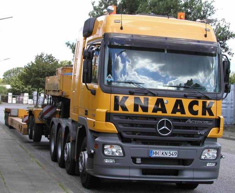 Knaack Actros MP2 4154