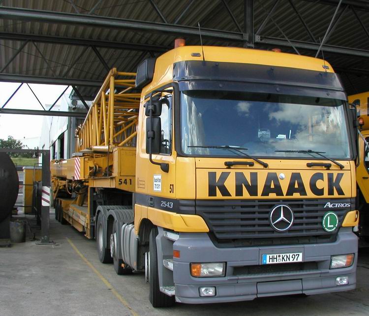 Knaack Actros 2543