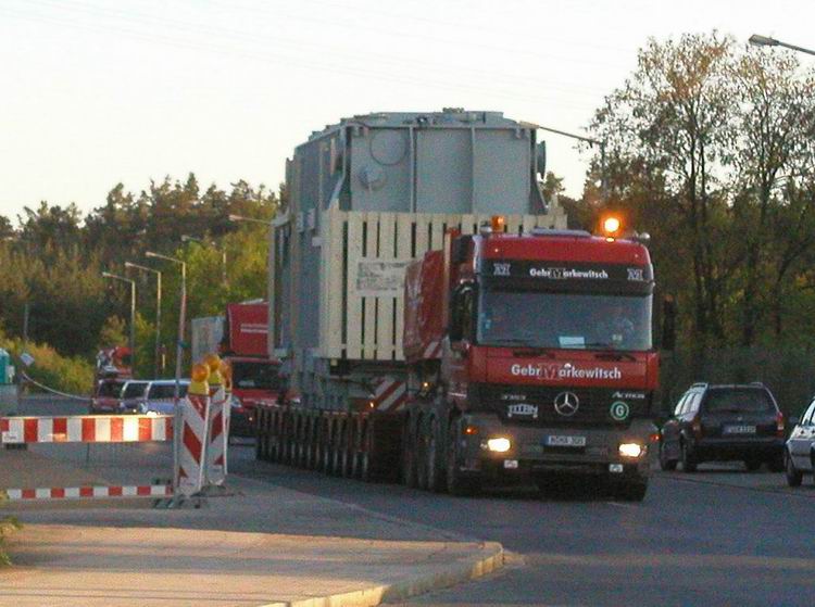 Gebr. Markewitsch MB Actros Titan mit Trafo - Copyright: www.olli80.de