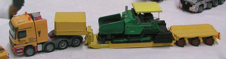 Deckenfertigertransport