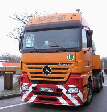 Schaumann MB Actros - Copyright: www.olli80.de