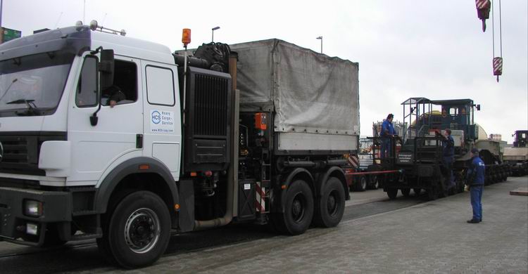 Vorbereitung des Tiefladewaggons Uaai 837 - Copyright: www.olli80.de