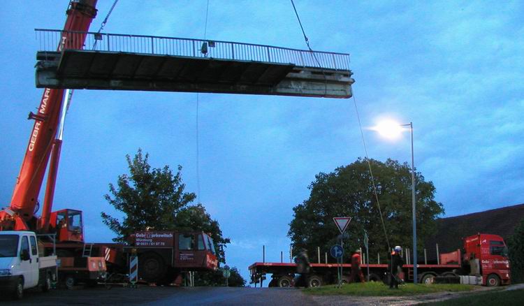 Herumschwenken mit Brücke - Copyright: www.olli80.de