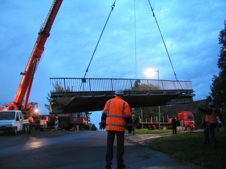 Absetzen der Brücke - Copyright: www.olli80.de