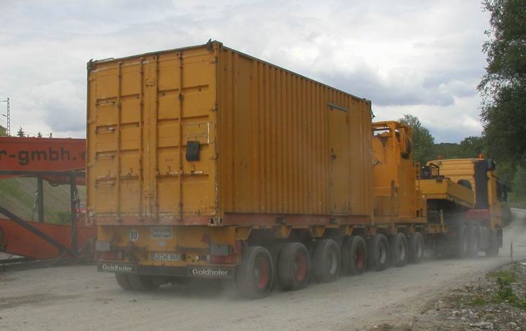 Wiesbauer Semiauflieger mit Container und Ballast - Copyright: www.olli80.de