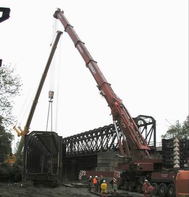 Hub einer Bahnbrücke durch Scholpp und Wiesbauer - Copyright: www.olli80.de