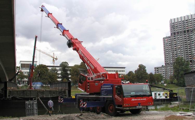 Brückendemontage mit mehreren LTMs von Heintzelmann - Copyright: www.olli80.de