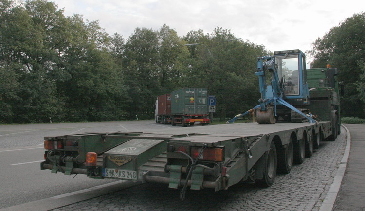 Kübler mit Minibagger - Copyright: www.olli80.de