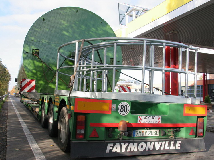 Silo Geländerteile auf Faymonville Tiefbett - Copyright: www.olli80.de