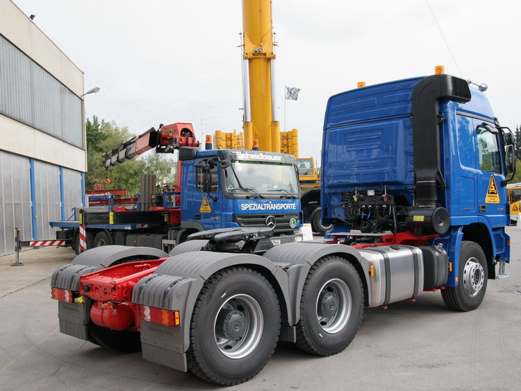 Schmidbauer MB Actros MP II 3348 - Copyright: www.olli80.de