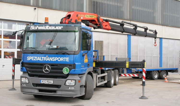 Schmidbauer MB Actros MP II 2646 - Copyright: www.olli80.de