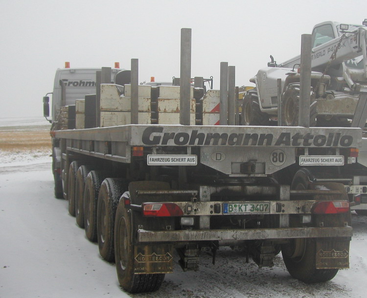 MB Actros 3354 Grohmann mit Nooteboom Ballastauflieger - Copyright: www.olli80.de