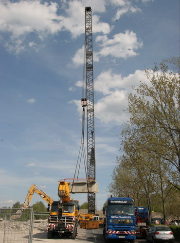 Brückendemontage in Ochsenfurt mit dem Gottwald AK 850-103 GT von Schmidbauer - Copyright: www.olli80.de
