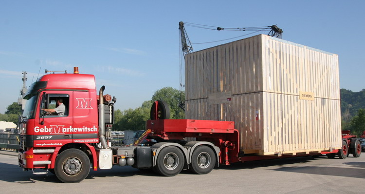 Markewitsch Actros 2657 mit Scheuerle Pendelachsauflieger