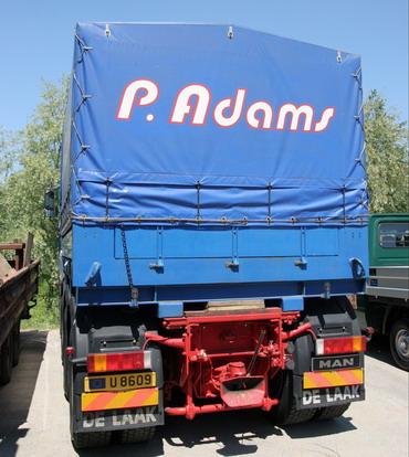 Adams MAN F2000 8x6 Heckansicht