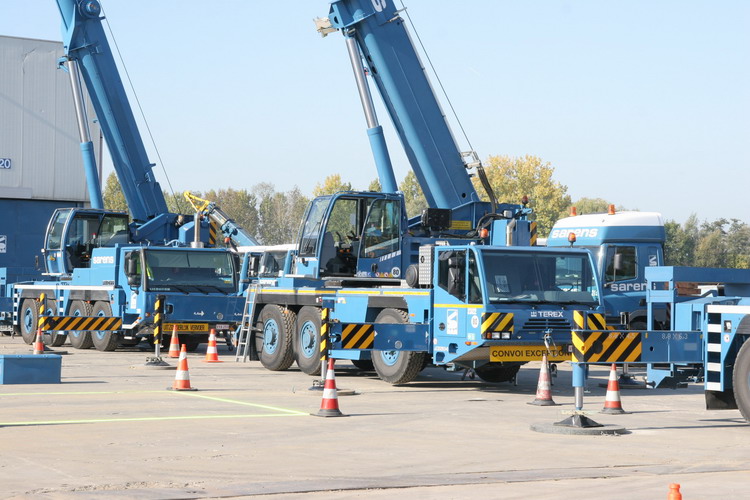 Terex AC 50-1 und LTM 1070-4.1 Sarens