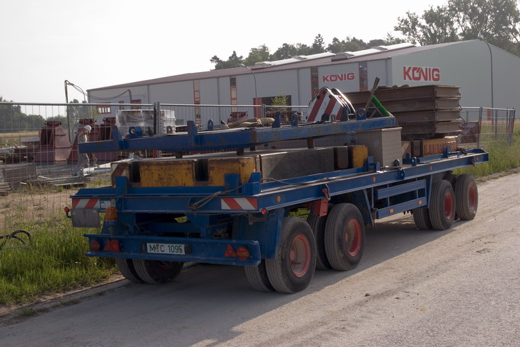 Schmidbauer Ballastanhänger des LTM 1160/2