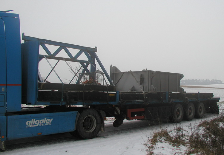 Allgaier Sattelzug mit Lastverteilerplatte