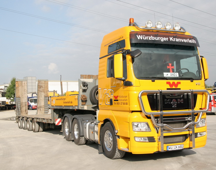 Würzburger Kranverleih MAN TGX 33.680