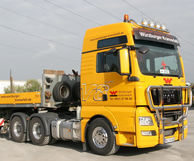 Würzburger Kranverleih MAN TGX 33.680