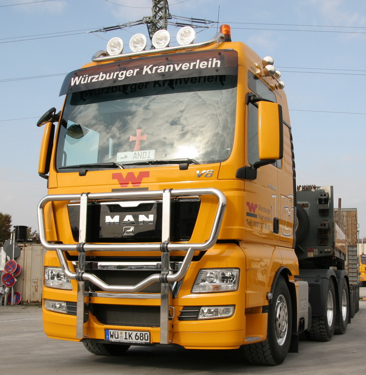 Würzburger Kranverleih MAN TGX 33.680