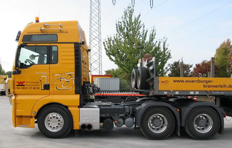 Würzburger Kranverleih MAN TGX 33.680 Fahrerseite 