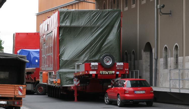 Markewitsch Semiauflieger mit Turbinen bzw. Generator